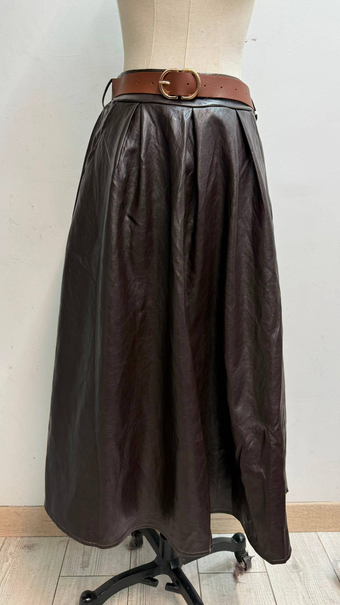 20276 Flared pleated leather-effect midi skirt